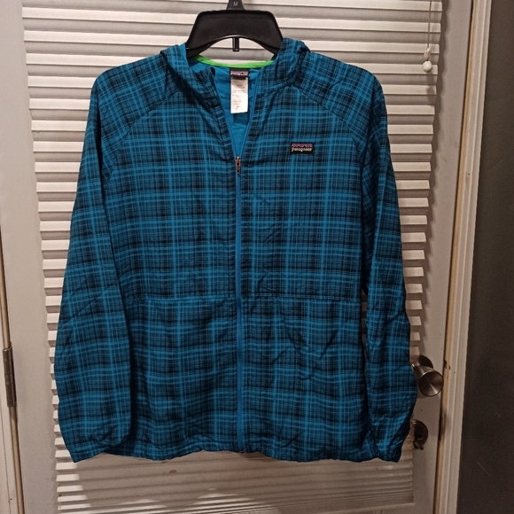 Patagonia Jackets & Blazers - Patagonia full zip up bomber jacket size XL youth size' size adult small